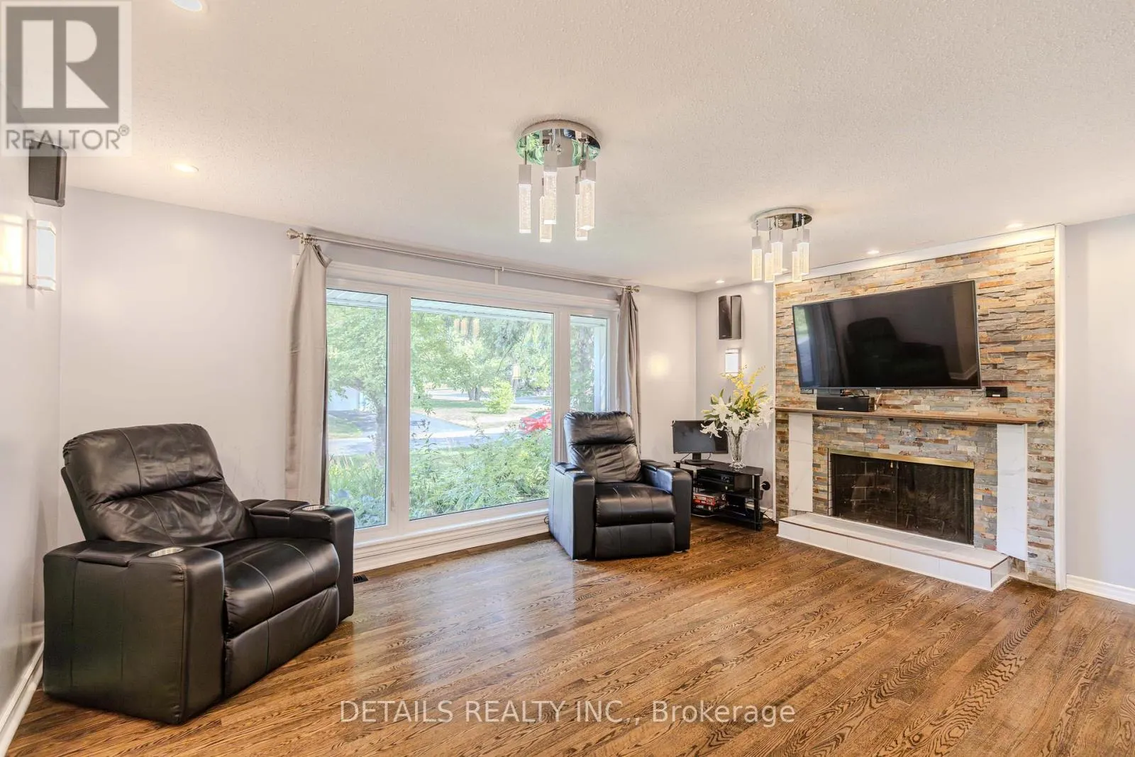 20 TRILLIUM AVENUE E