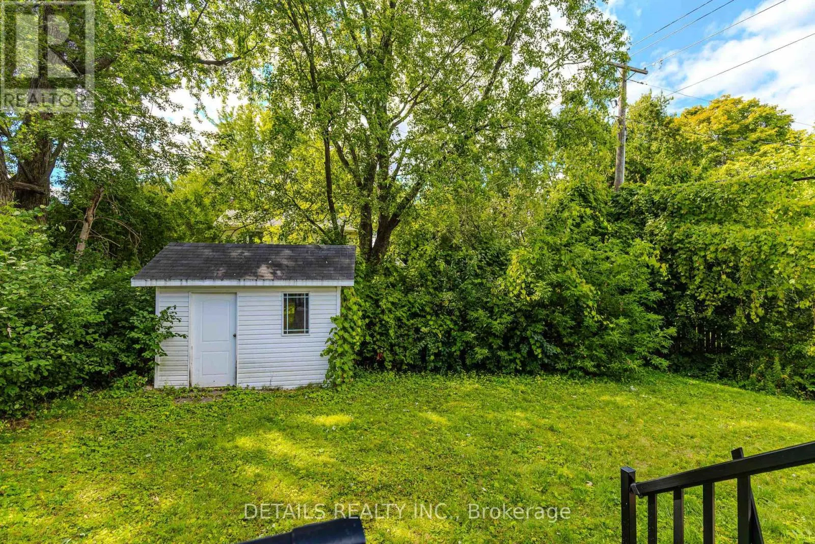 20 TRILLIUM AVENUE E
