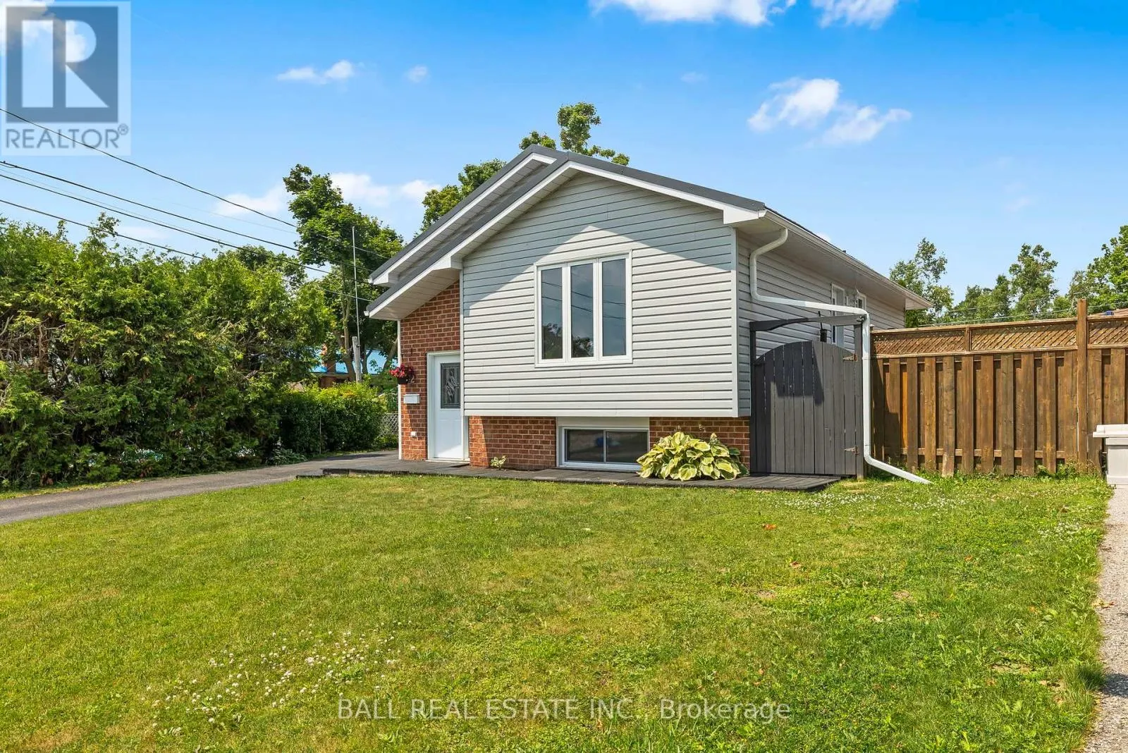 2 HAZEL STREET