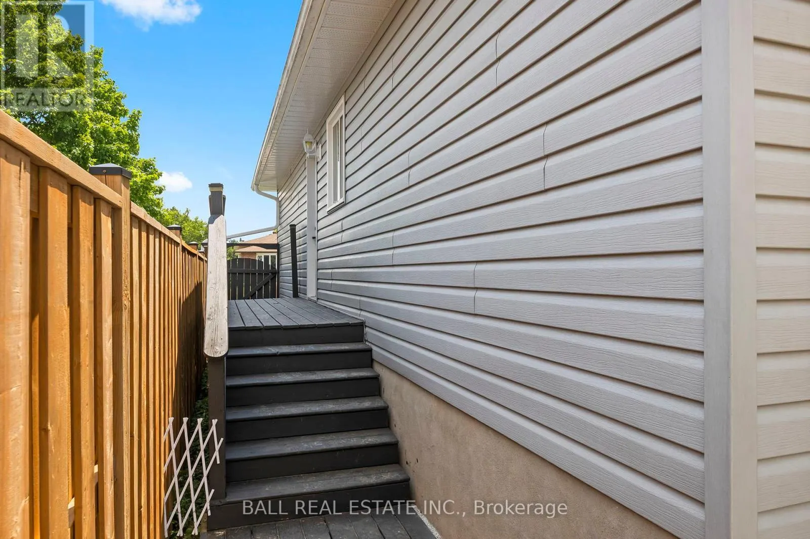 2 HAZEL STREET