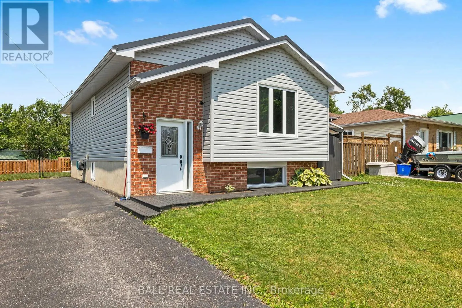 2 HAZEL STREET