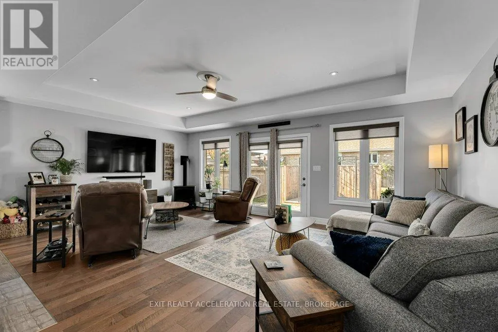 86 HARTWOOD CRESCENT