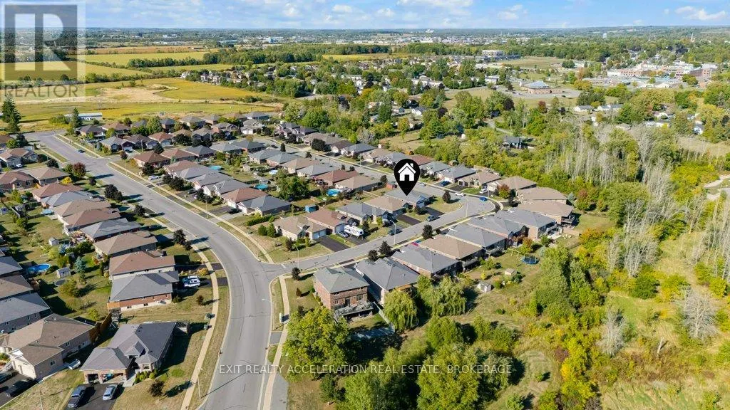 86 HARTWOOD CRESCENT