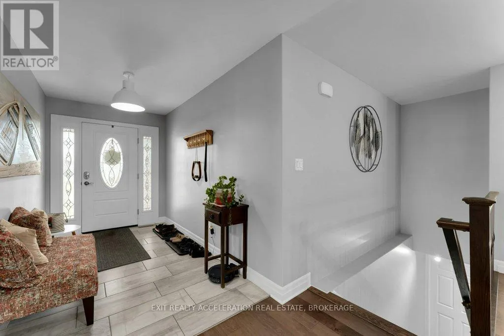 86 HARTWOOD CRESCENT