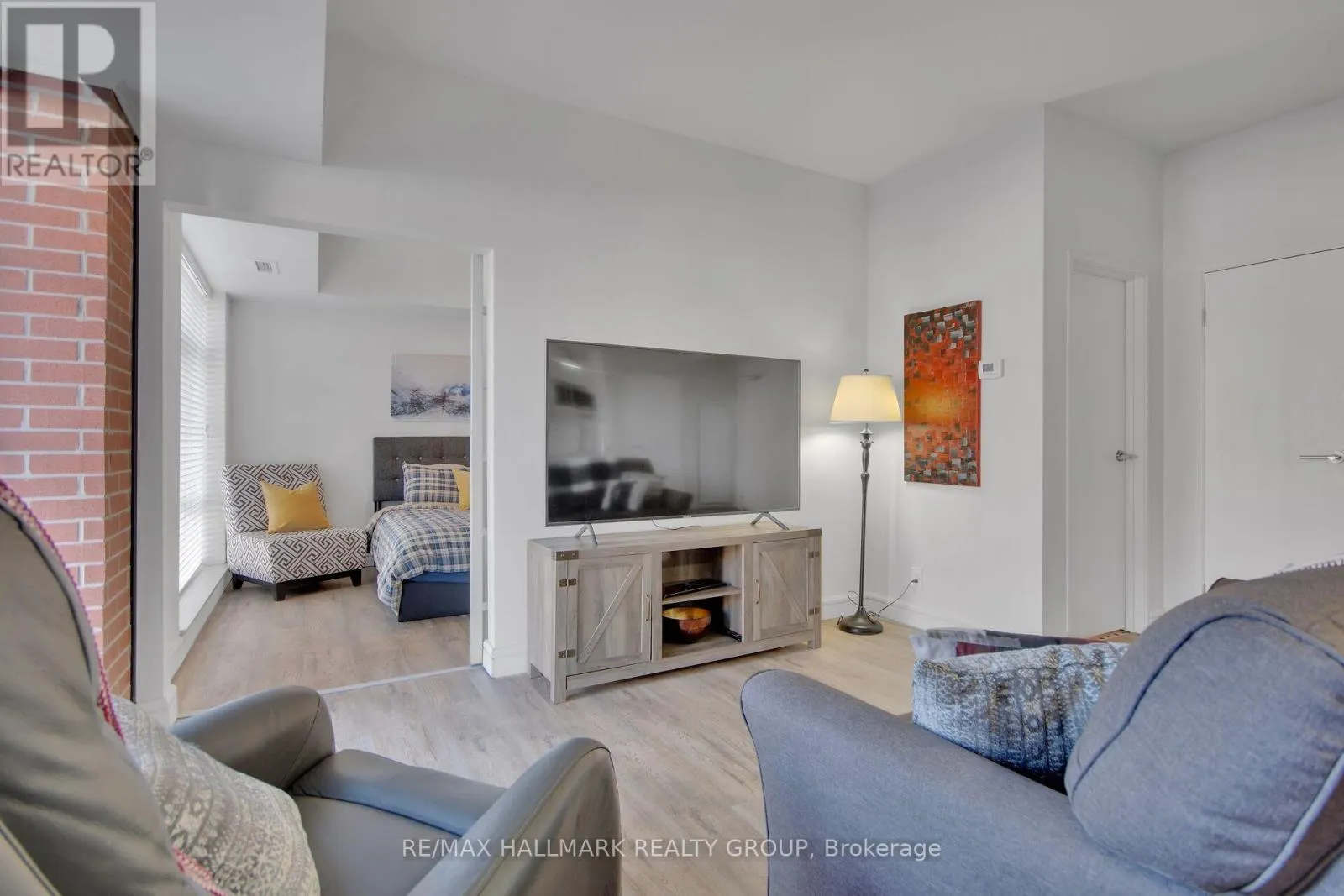 208 - 555 ANAND PRIVATE