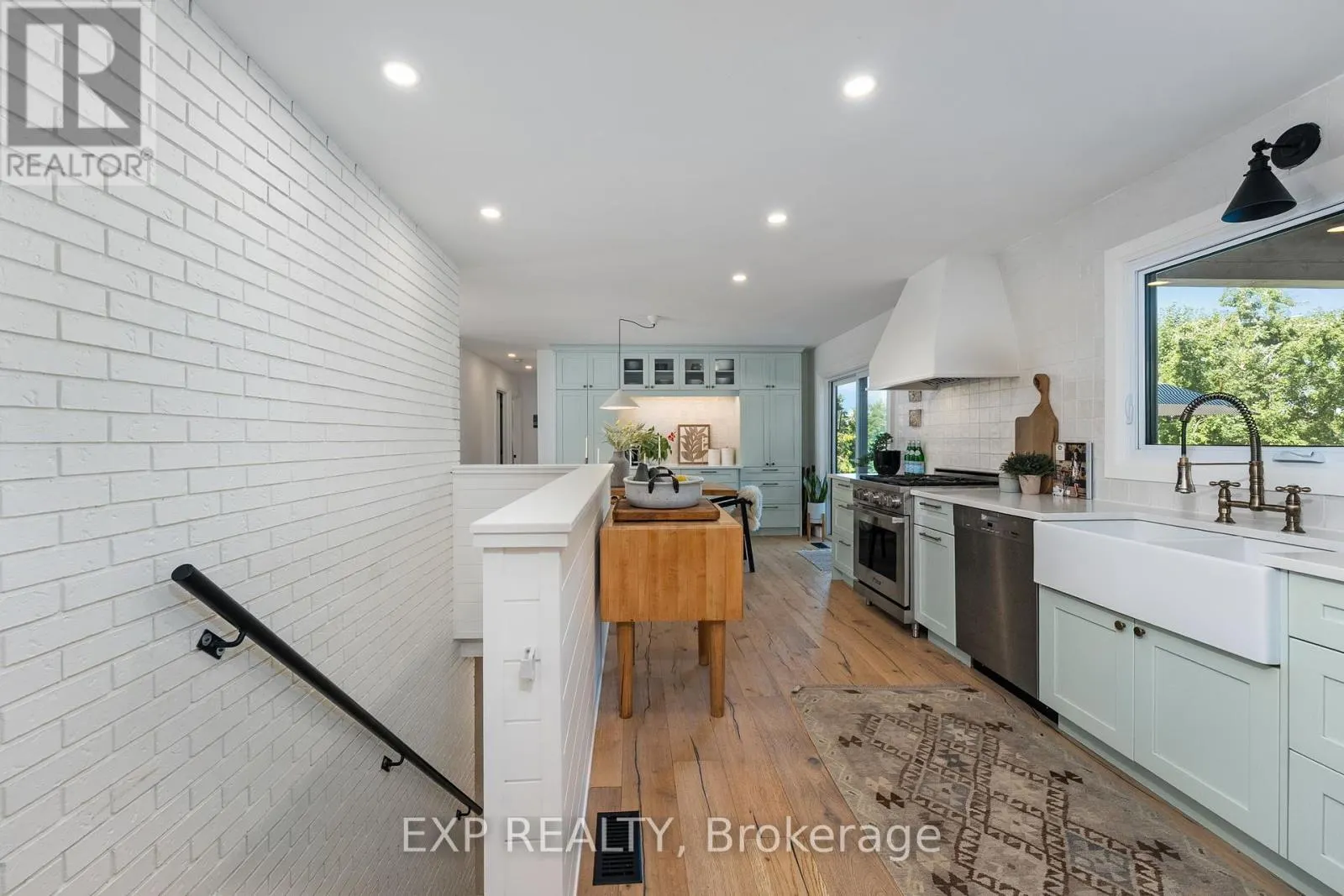 521 COTTAGE ROAD