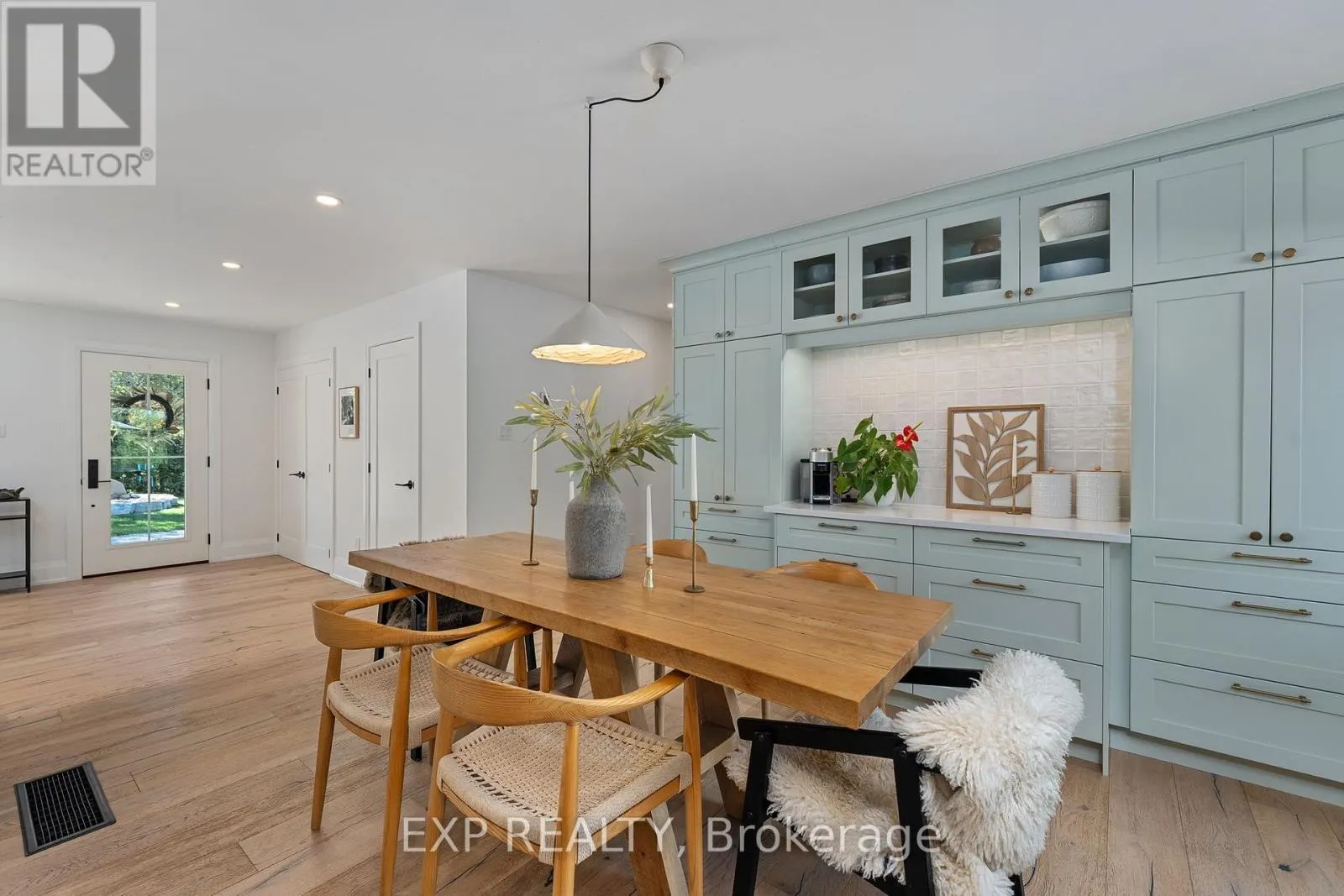 521 COTTAGE ROAD