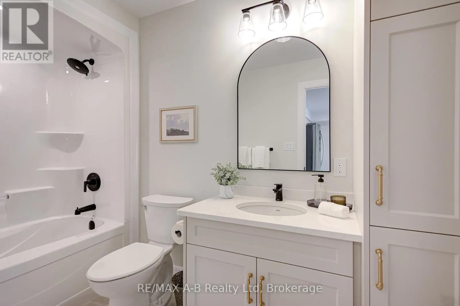 #6 - 428 QUEEN STREET W, ##6
