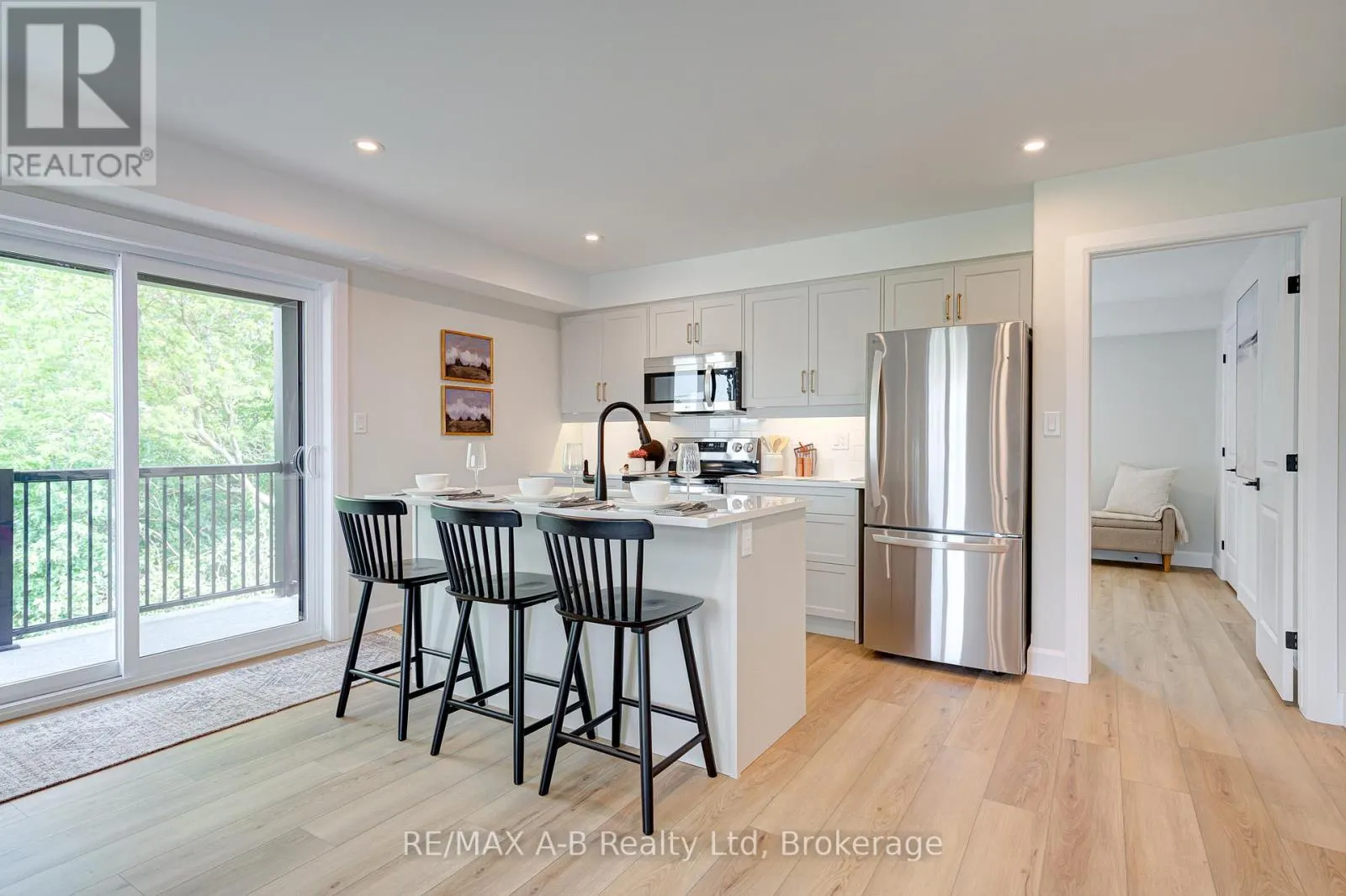#6 - 428 QUEEN STREET W, ##6