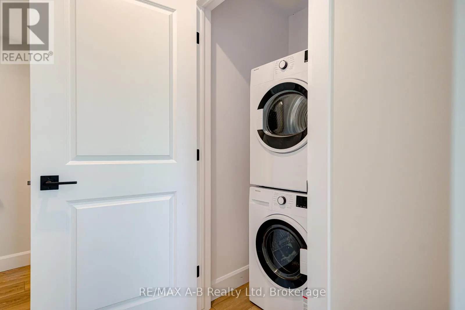 #9 - 428 QUEEN STREET W, ##9