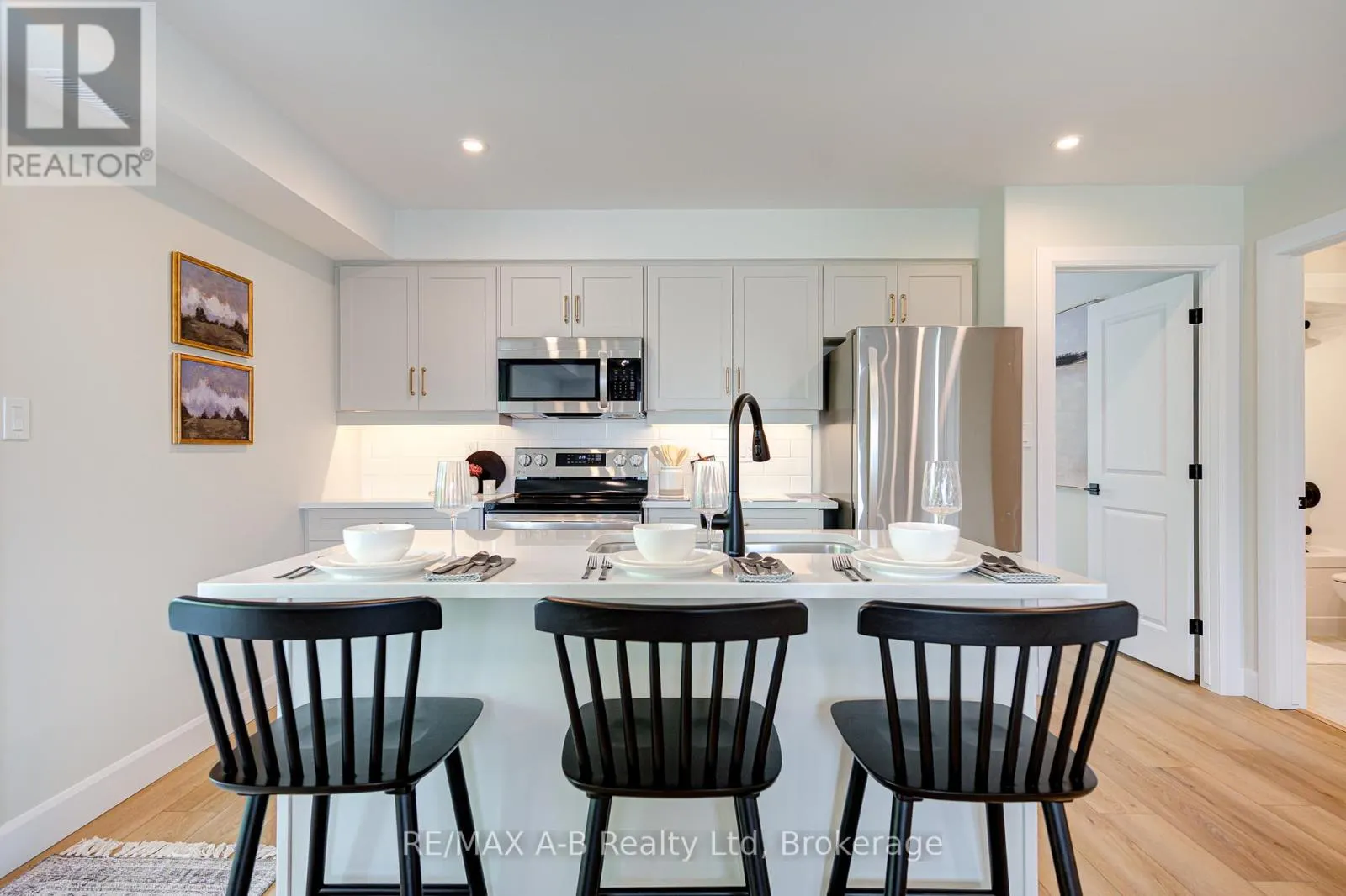#3 - 428 QUEEN STREET W, ##3