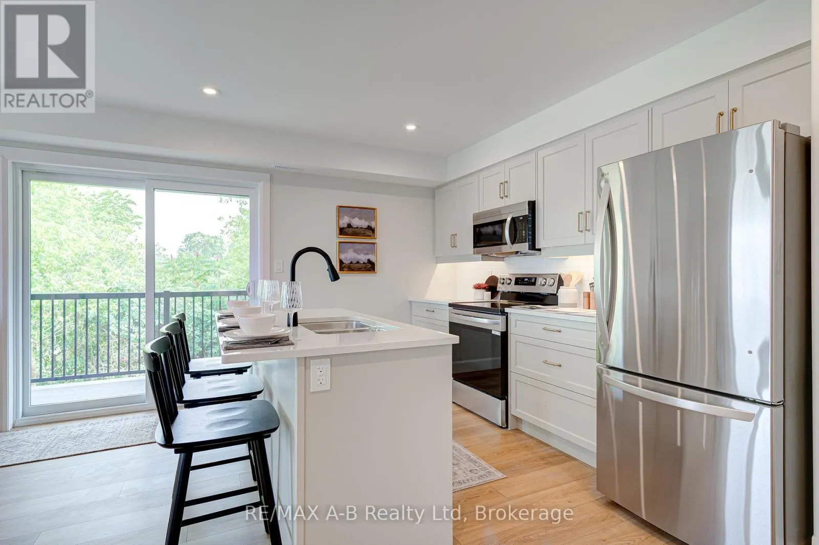 #3 - 428 QUEEN STREET W, ##3