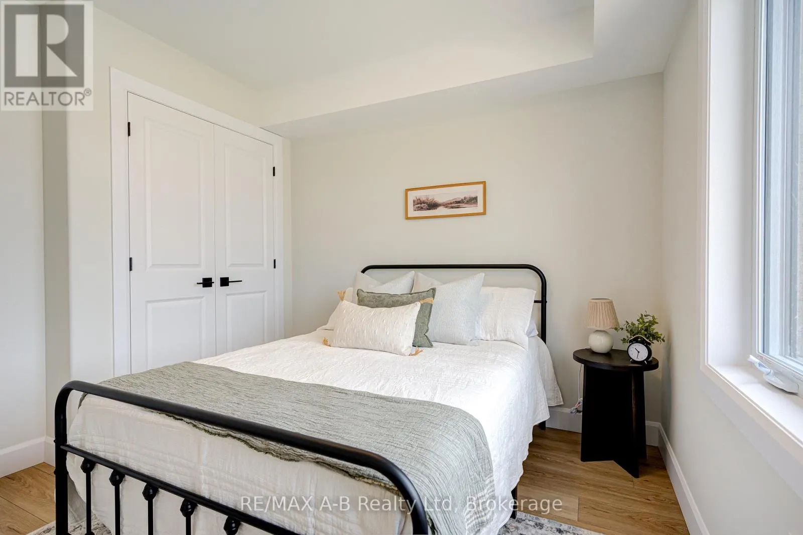 #3 - 428 QUEEN STREET W, ##3