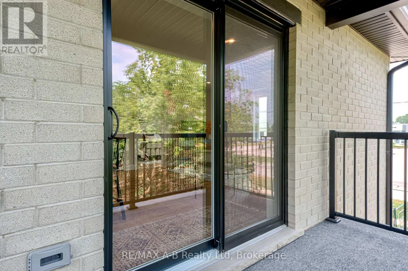 #3 - 428 QUEEN STREET W, ##3