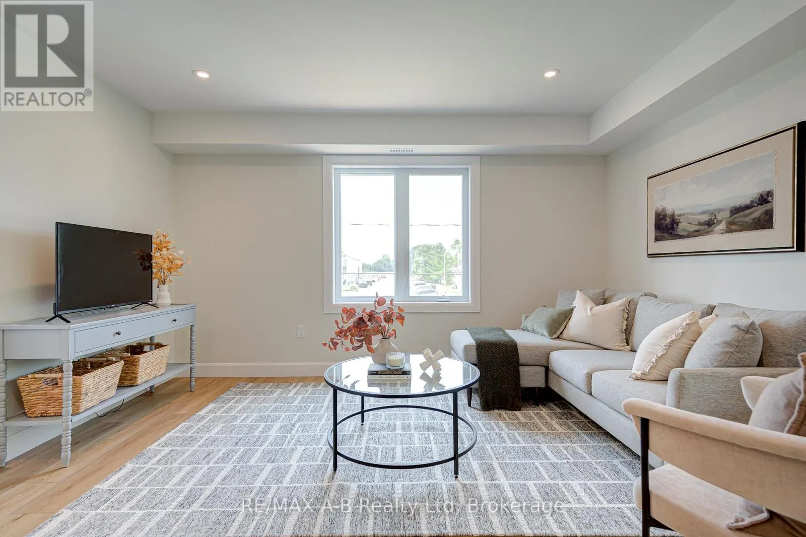 #3 - 428 QUEEN STREET W, ##3