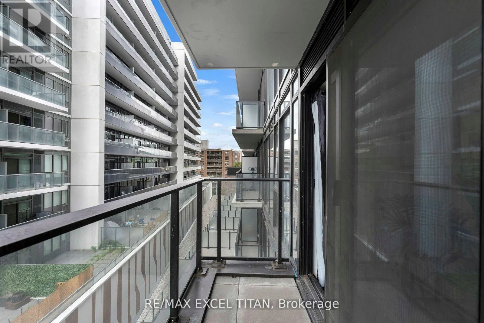 614 - 1 JARVIS STREET