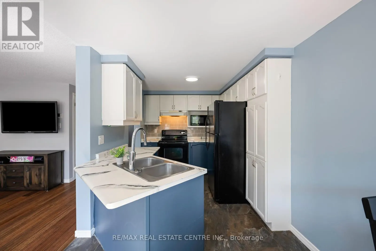 252 TAIT CRESCENT