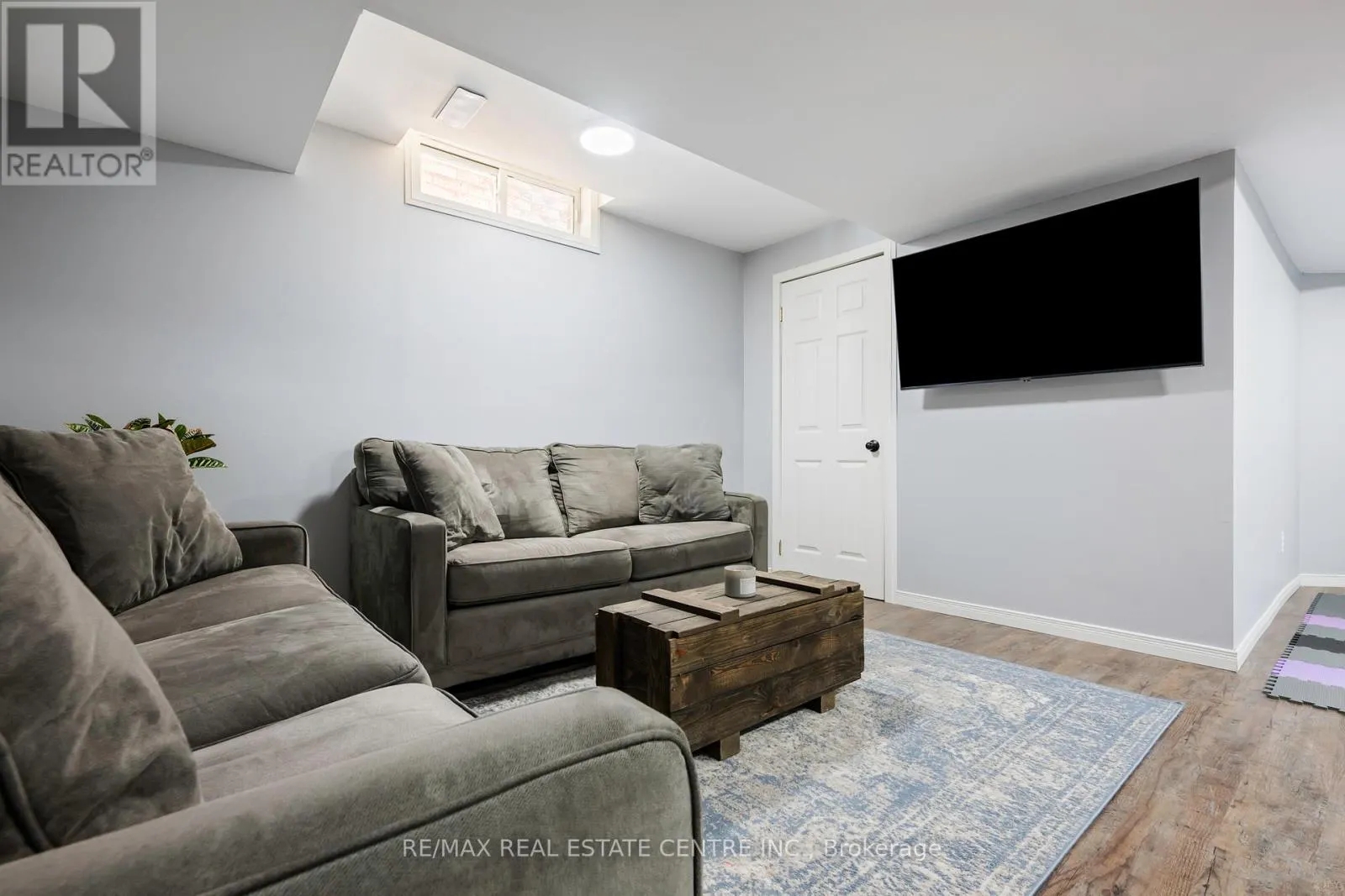 252 TAIT CRESCENT