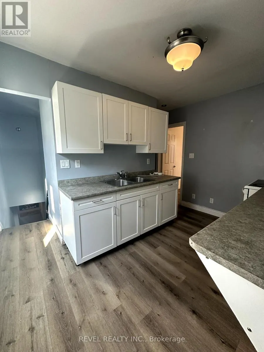 UPPER (A) - 220-222 KING STREET