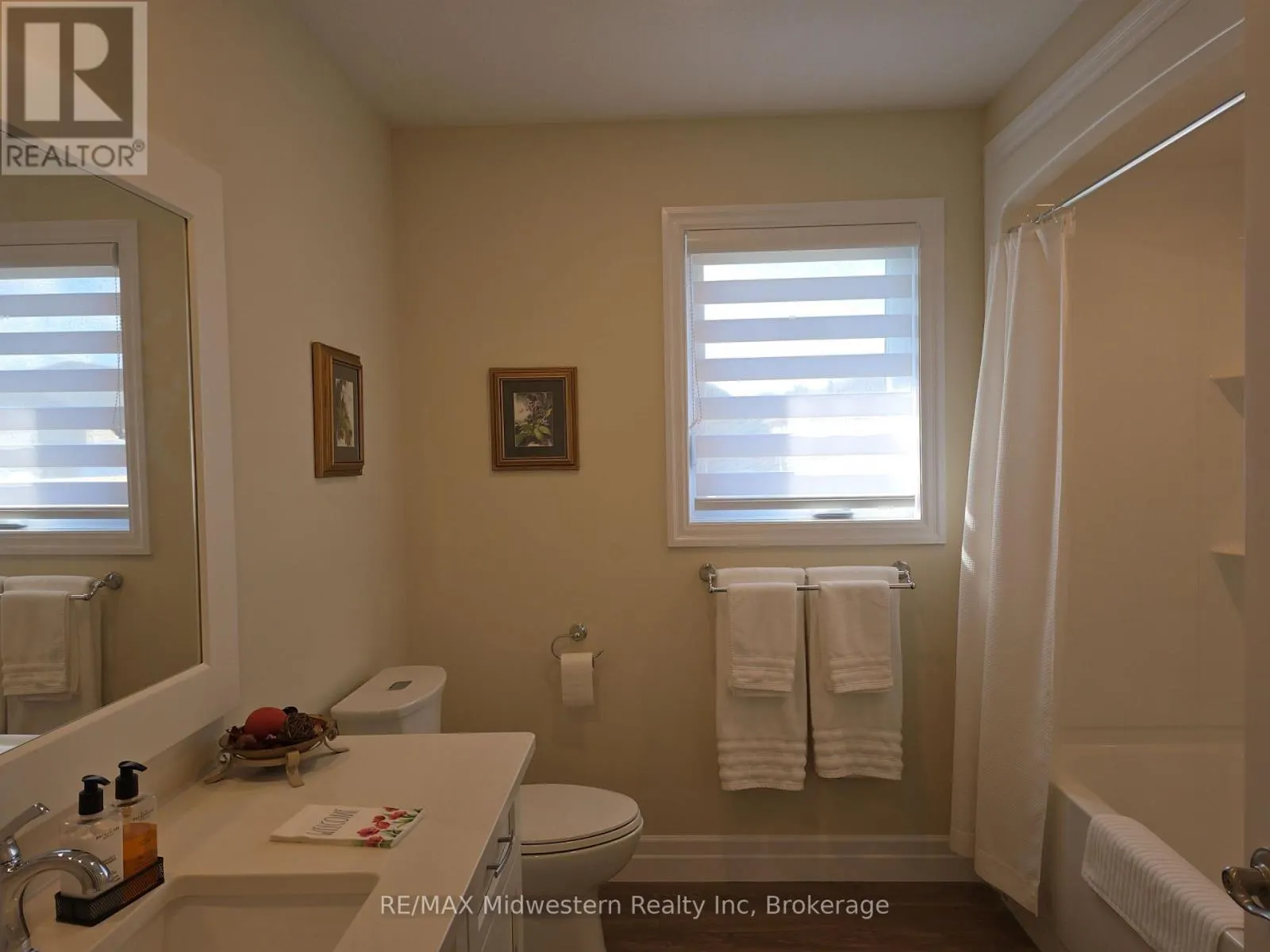 1095 KINCAID STREET W