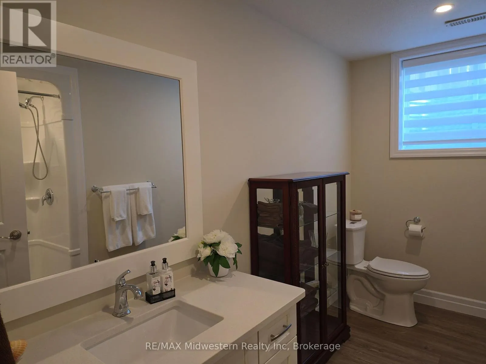 1095 KINCAID STREET W
