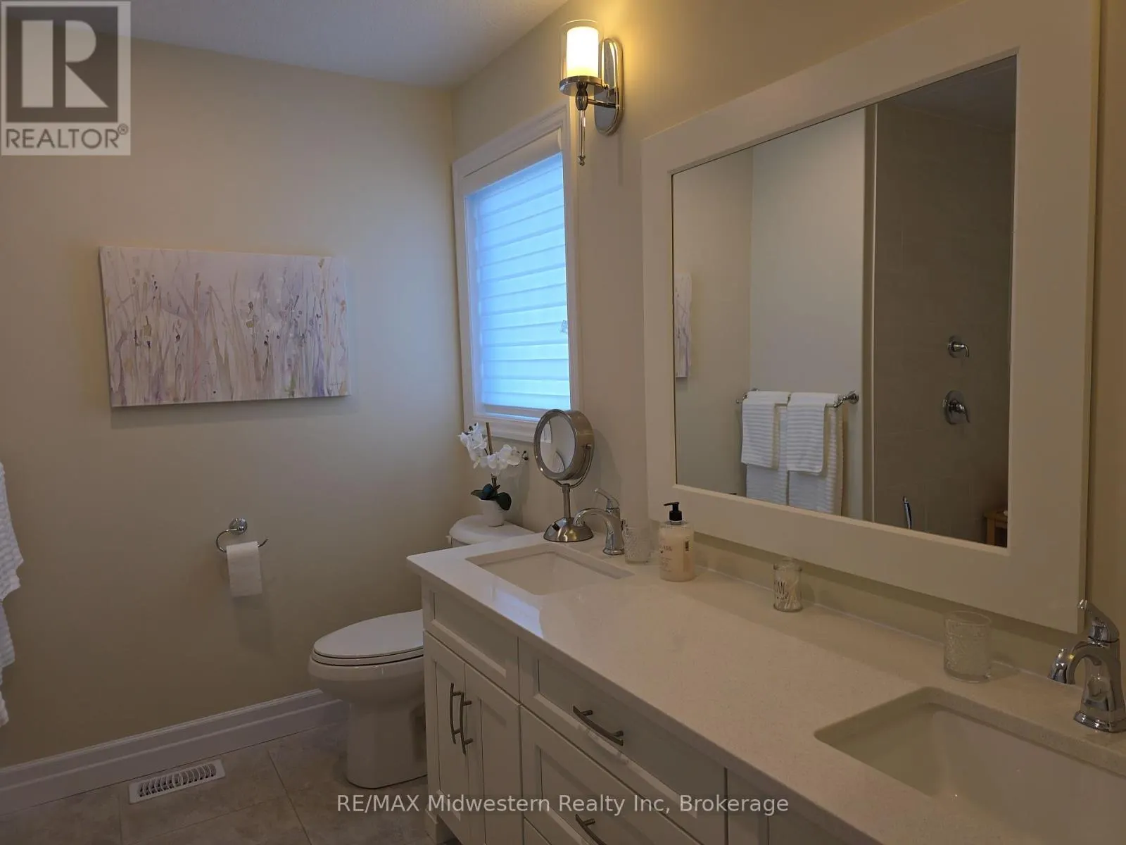 1095 KINCAID STREET W
