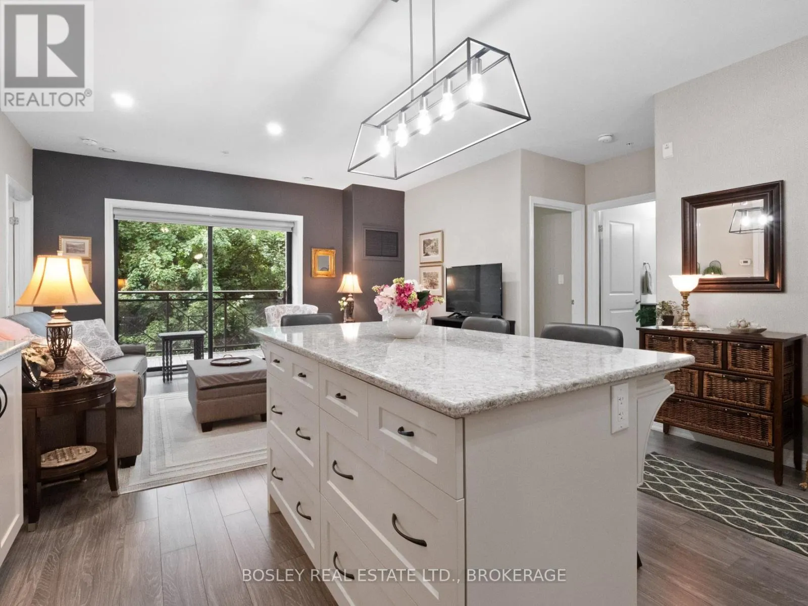 202 - 379 SCOTT STREET, #202