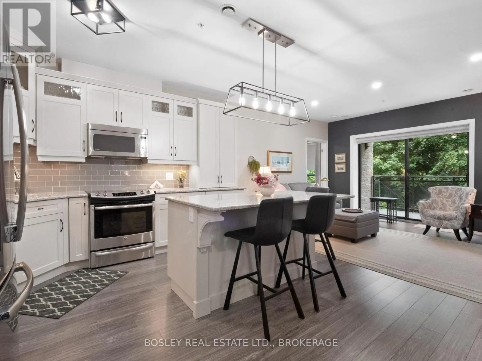 202 - 379 SCOTT STREET, #202