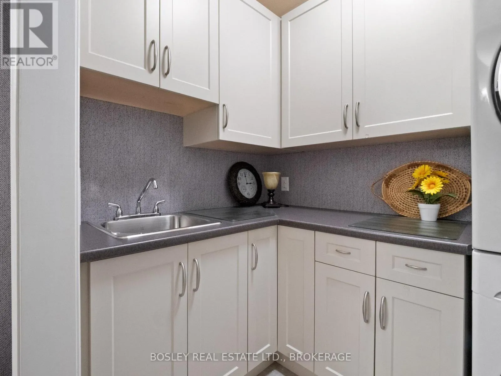 202 - 379 SCOTT STREET, #202