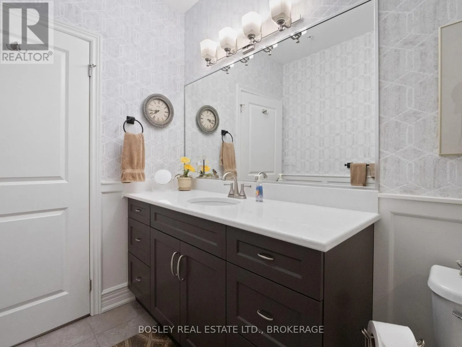 202 - 379 SCOTT STREET, #202
