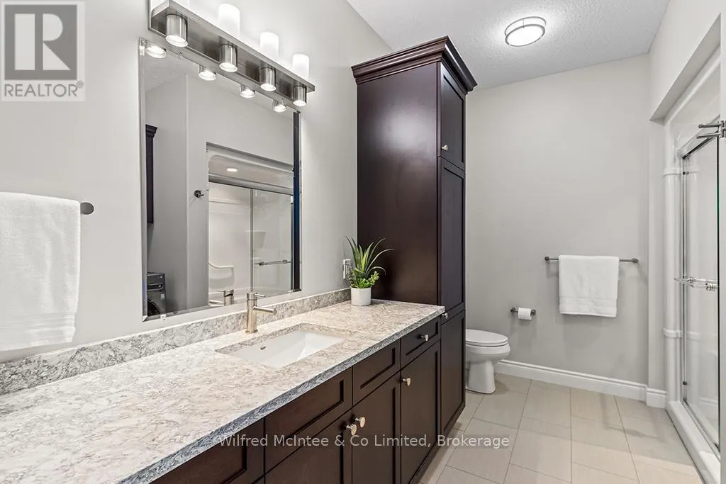 32 - 246 GREY STREET S, #32