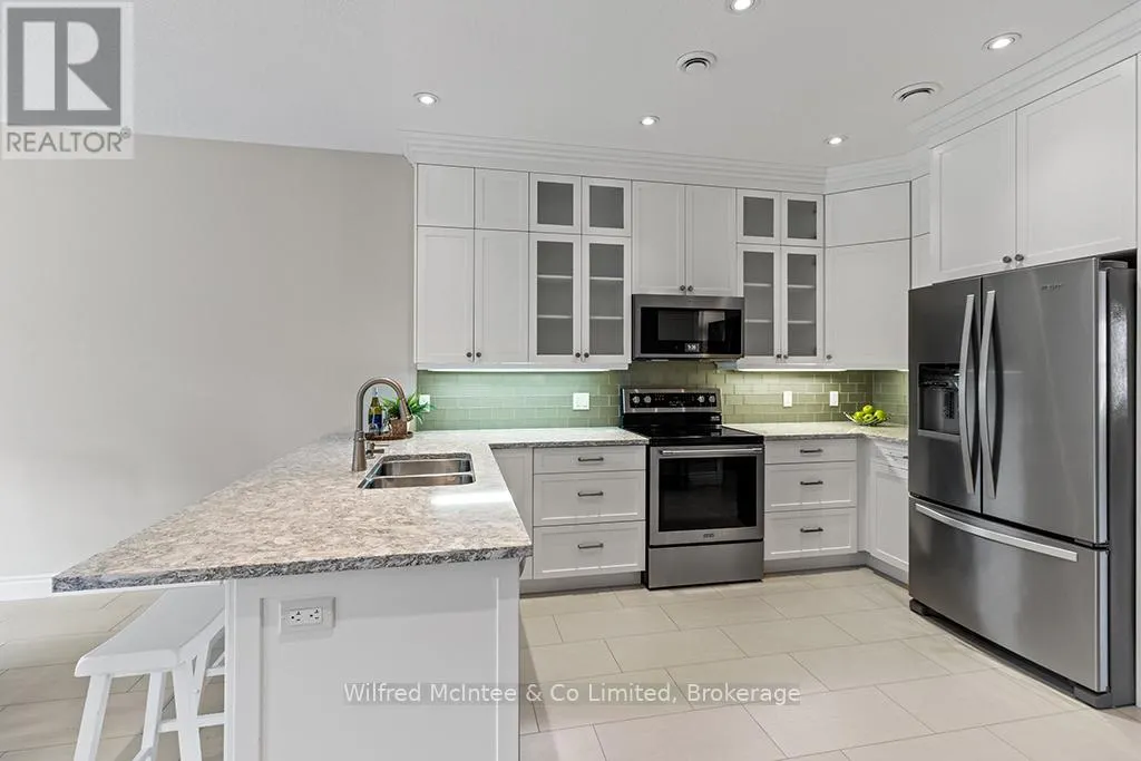 32 - 246 GREY STREET S, #32