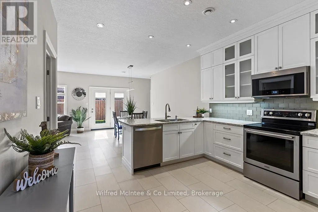 32 - 246 GREY STREET S, #32