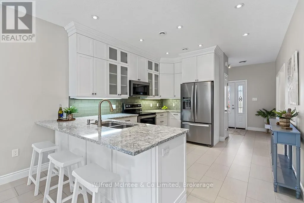 32 - 246 GREY STREET S, #32