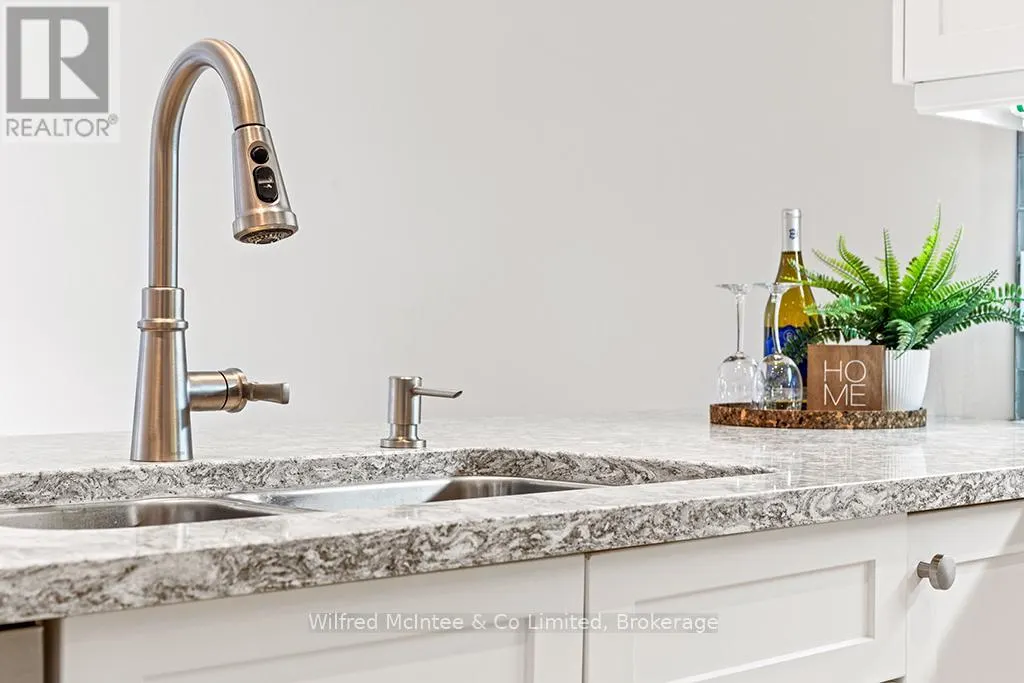 32 - 246 GREY STREET S, #32