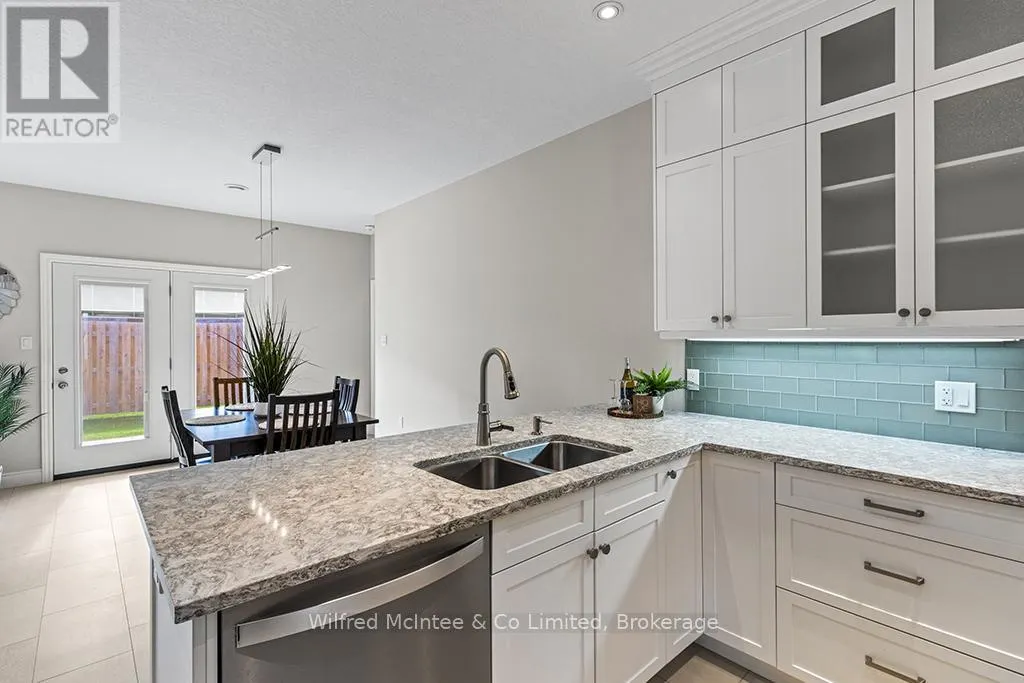 32 - 246 GREY STREET S, #32