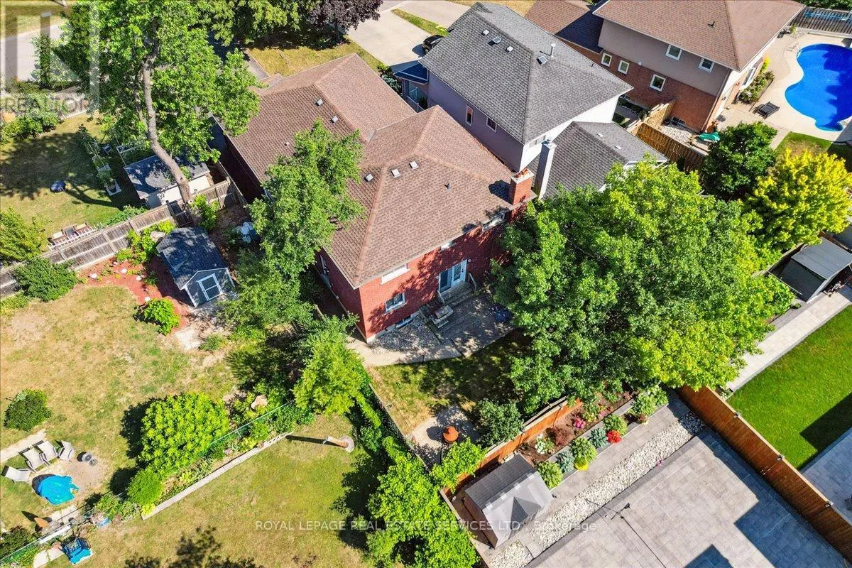 6 GRANDVIEW AVENUE