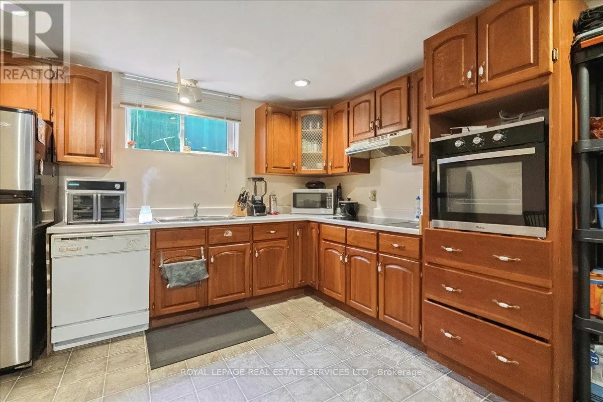 6 GRANDVIEW AVENUE