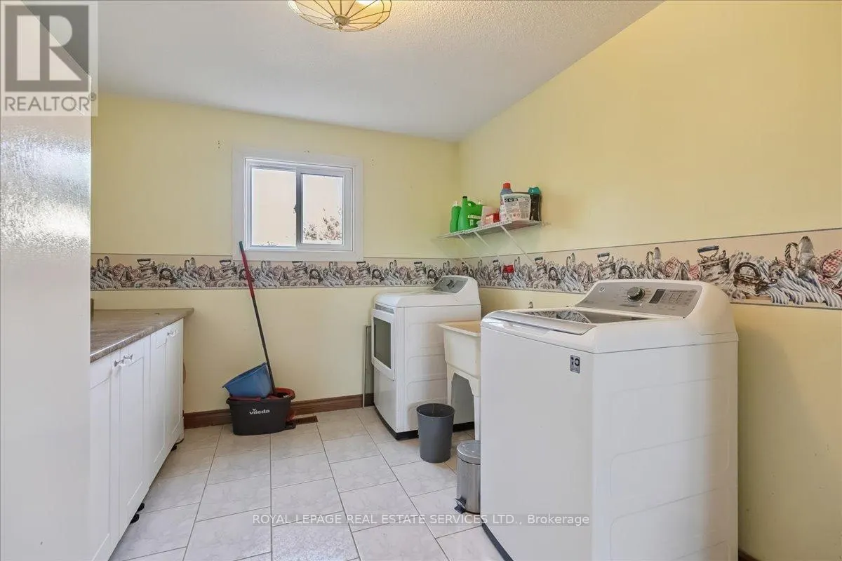 6 GRANDVIEW AVENUE