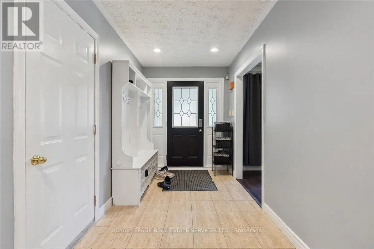 6 GRANDVIEW AVENUE