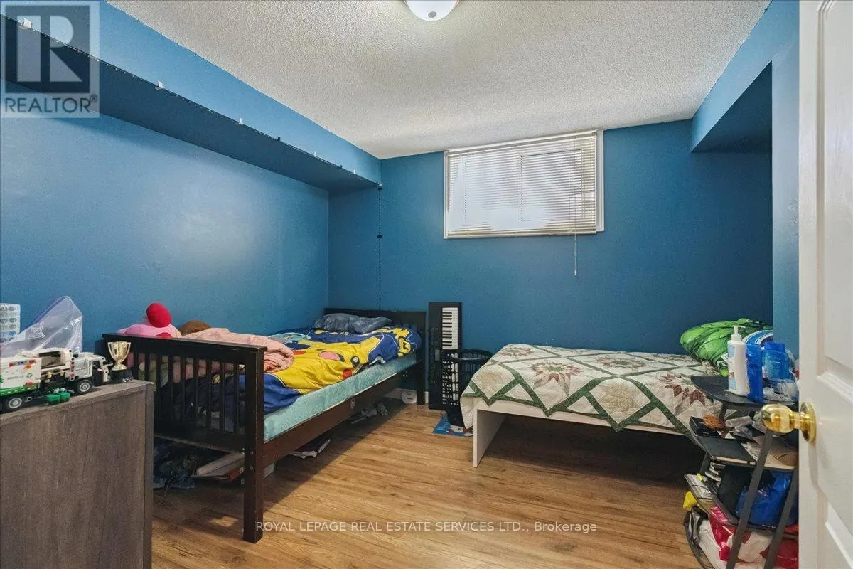 6 GRANDVIEW AVENUE