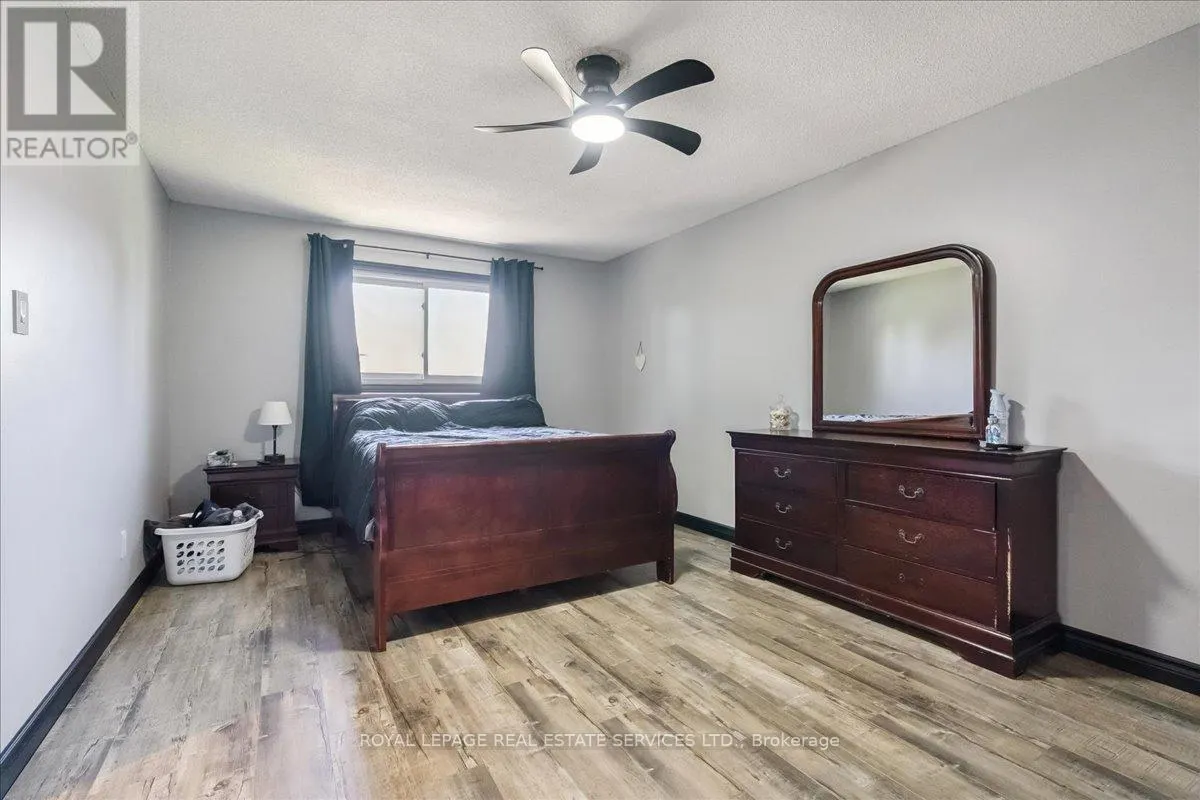 6 GRANDVIEW AVENUE