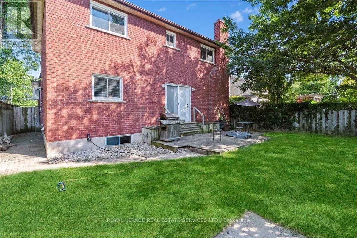 6 GRANDVIEW AVENUE