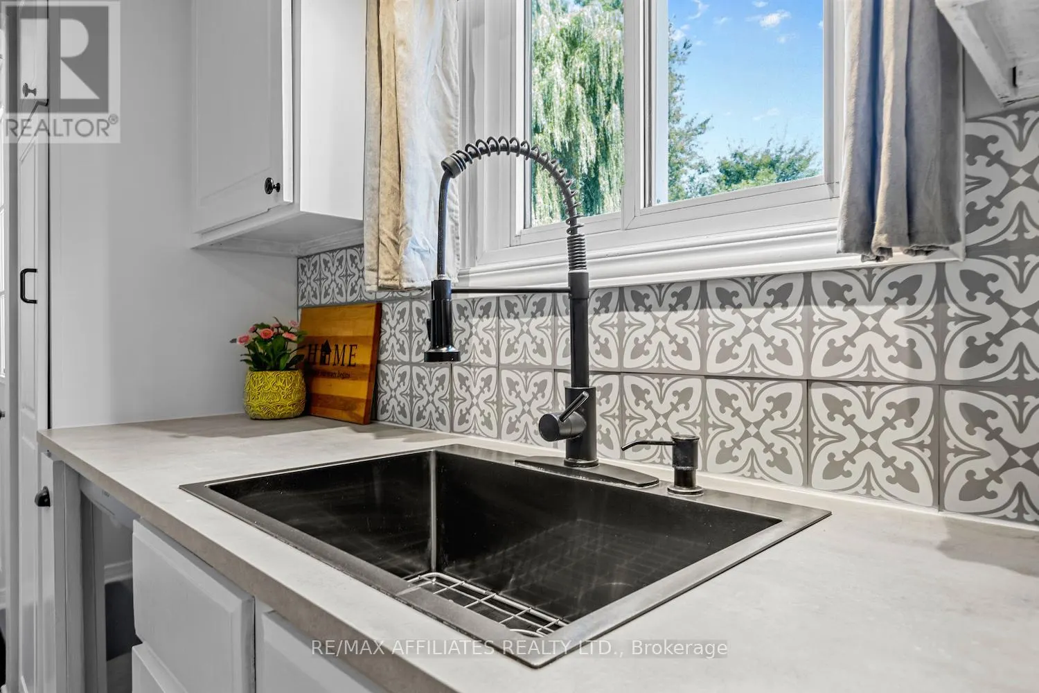328 KELLY-JORDAN ROAD