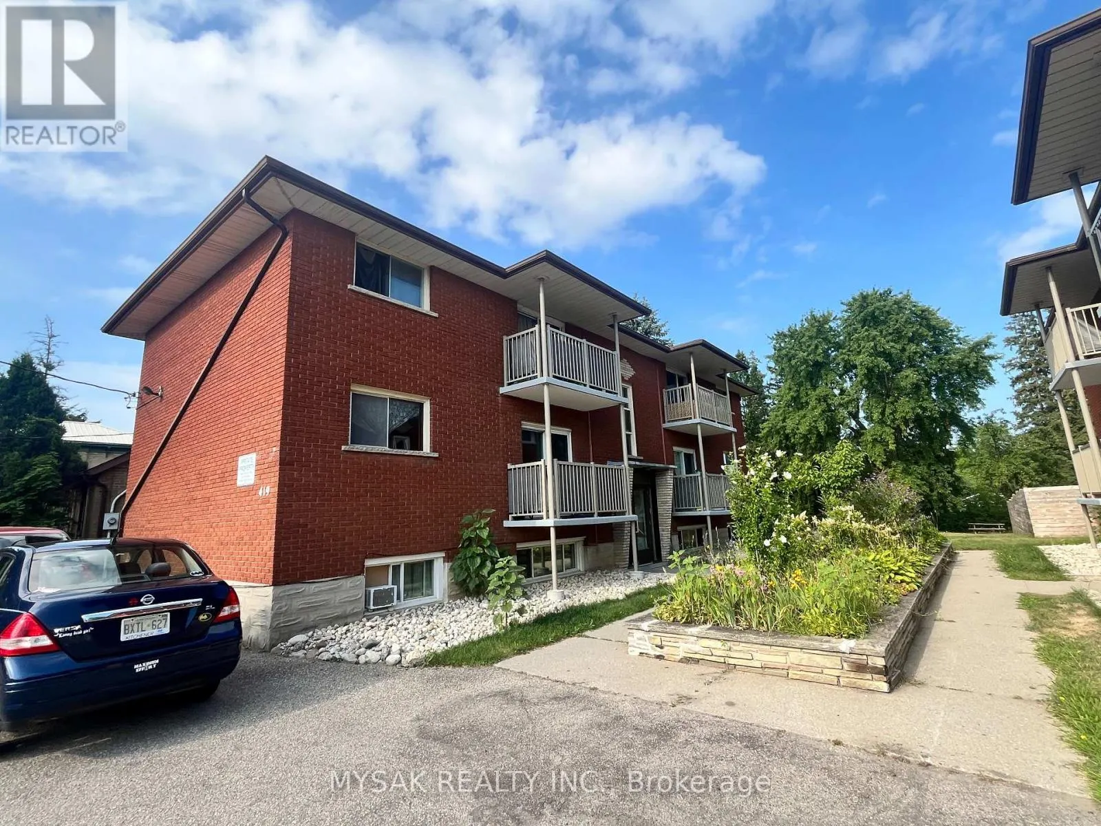 419 LANCASTER STREET W