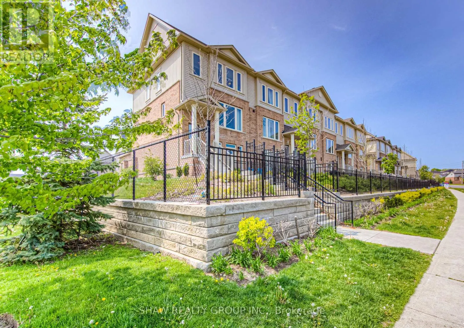 2 - 120 WATSON PARKWAY