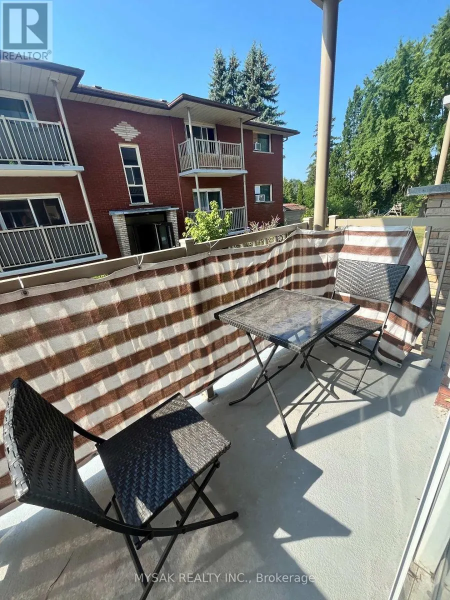 425 LANCASTER STREET W