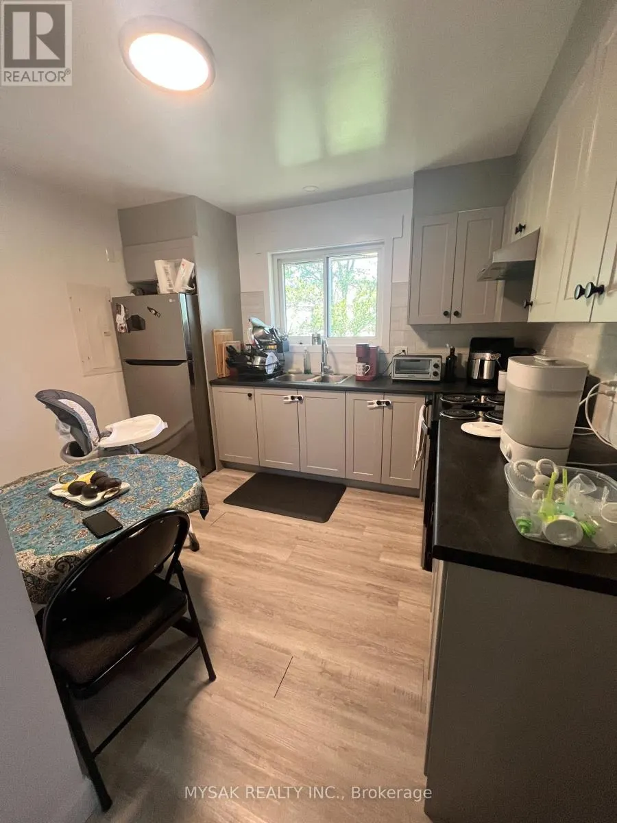 425 LANCASTER STREET W