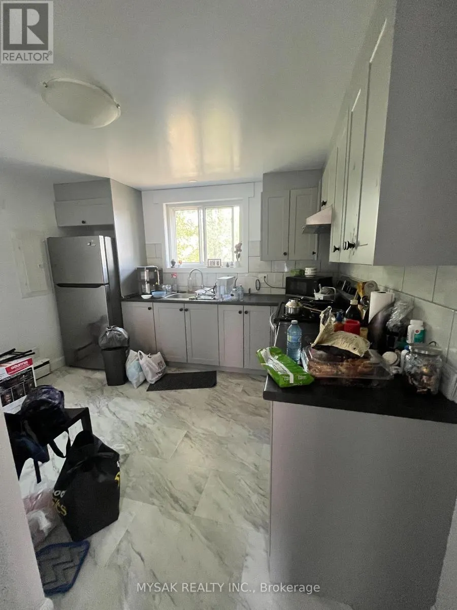 425 LANCASTER STREET W