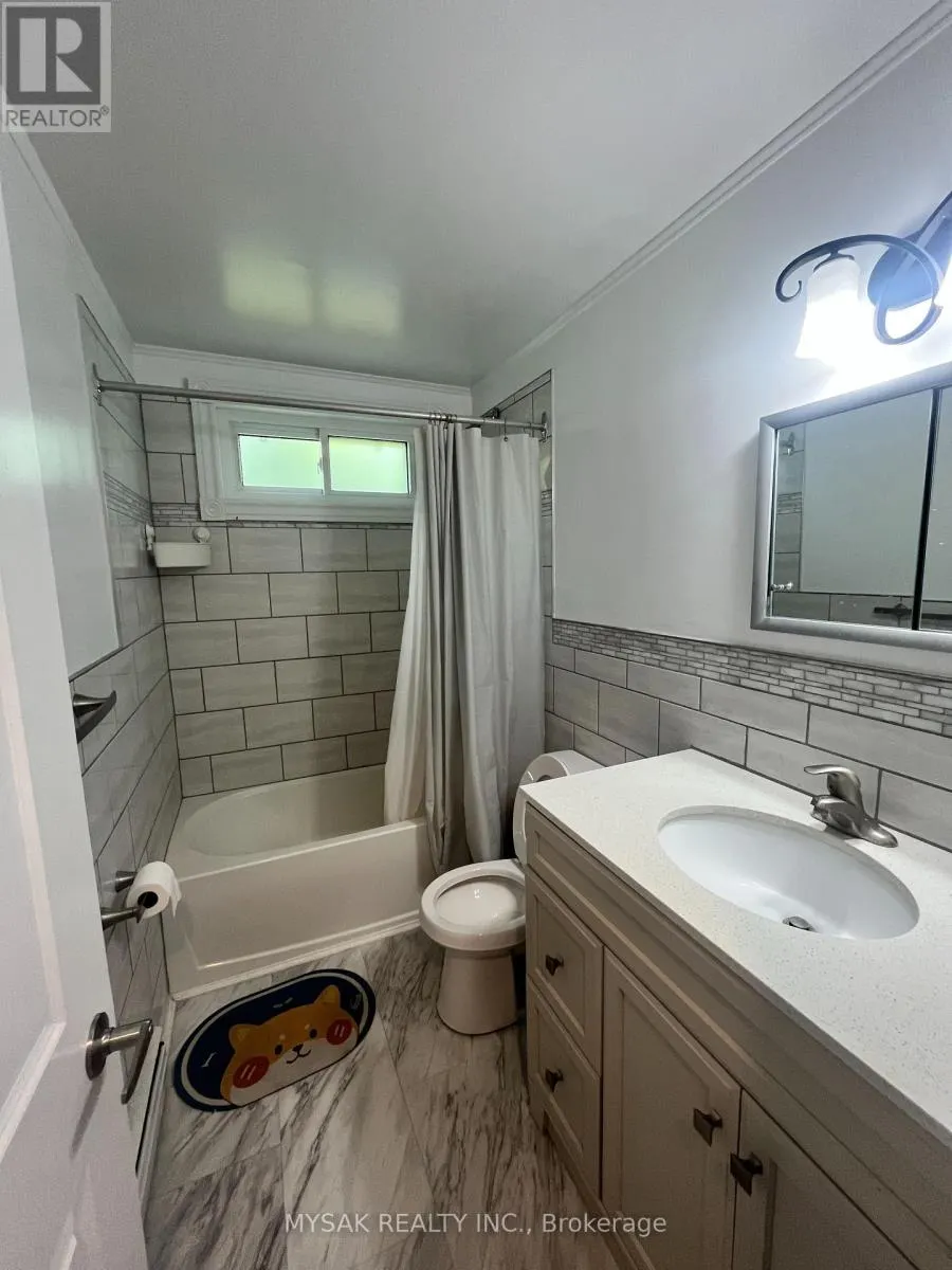 425 LANCASTER STREET W